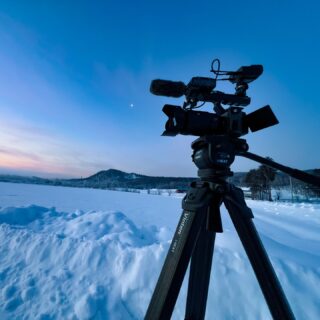 こんにちは😃アイネクストです!
先日、真冬の北海道にて密着ドキュメンタリーの撮影を担当致しました。
朝の撮影では、マイナス16度の環境での撮影となり、2〜3分外に居ると手が痛いという感覚になってしまいました。
あたり一面銀世界の景色は圧巻。
インサートカットなどふんだんに撮影しました!
#密着ロケ
#密着取材
#ドキュメンタリー
#北海道
#地方ロケ
#アイネクスト
#株式会社アイネクスト